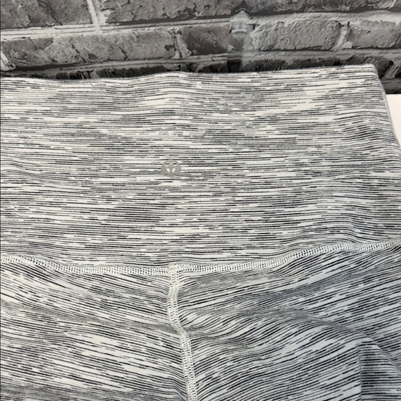 Lululemon capri Leggings - Picture 5 of 8